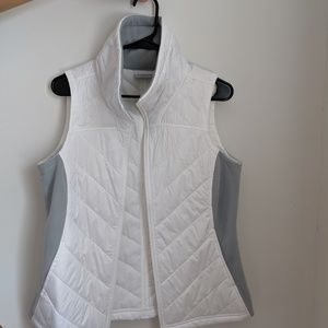 Columbia sports wear sleeveless jacket in white